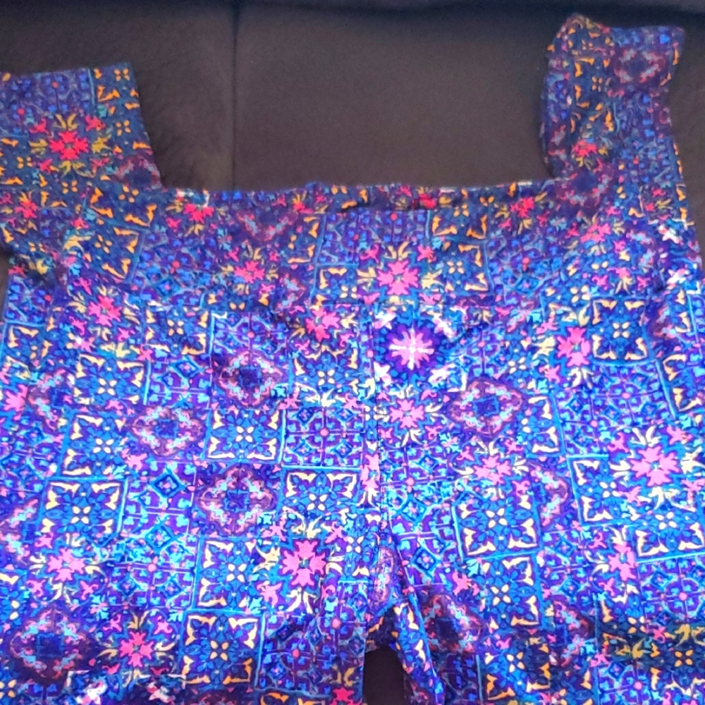 # L043(CH) LuLaRoe Multicolor Patterned leggings